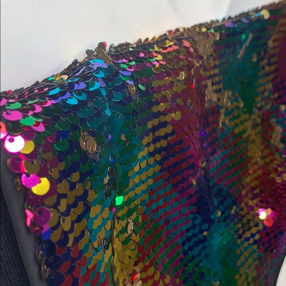 Multicolored Low-Cut Neckline Sequins Top. - Picture 8 of 8